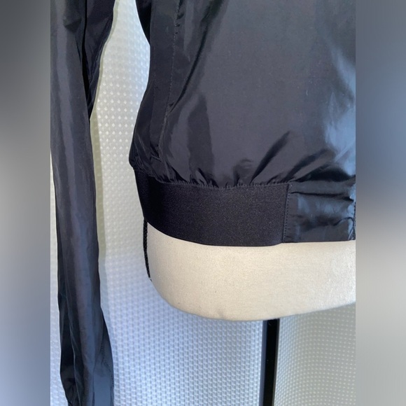 Women’s REEBOK taffeta black workout bomber sport jacket size small - Picture 13 of 16